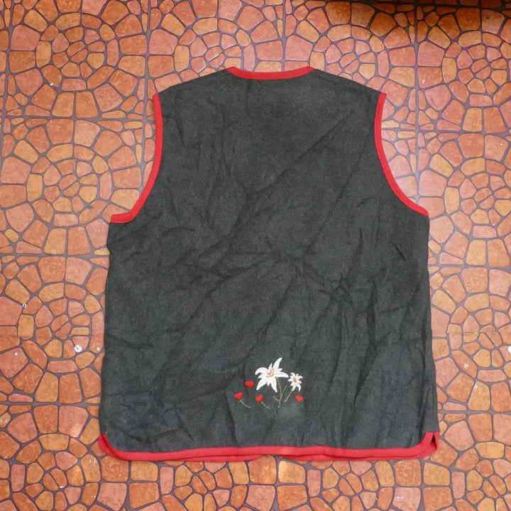 [BUNJANG] W-M Tyrolean Loden Wool Vest / [W-M] 1980s 오스트리아 알프스 티롤 전통 로덴 울 베스트