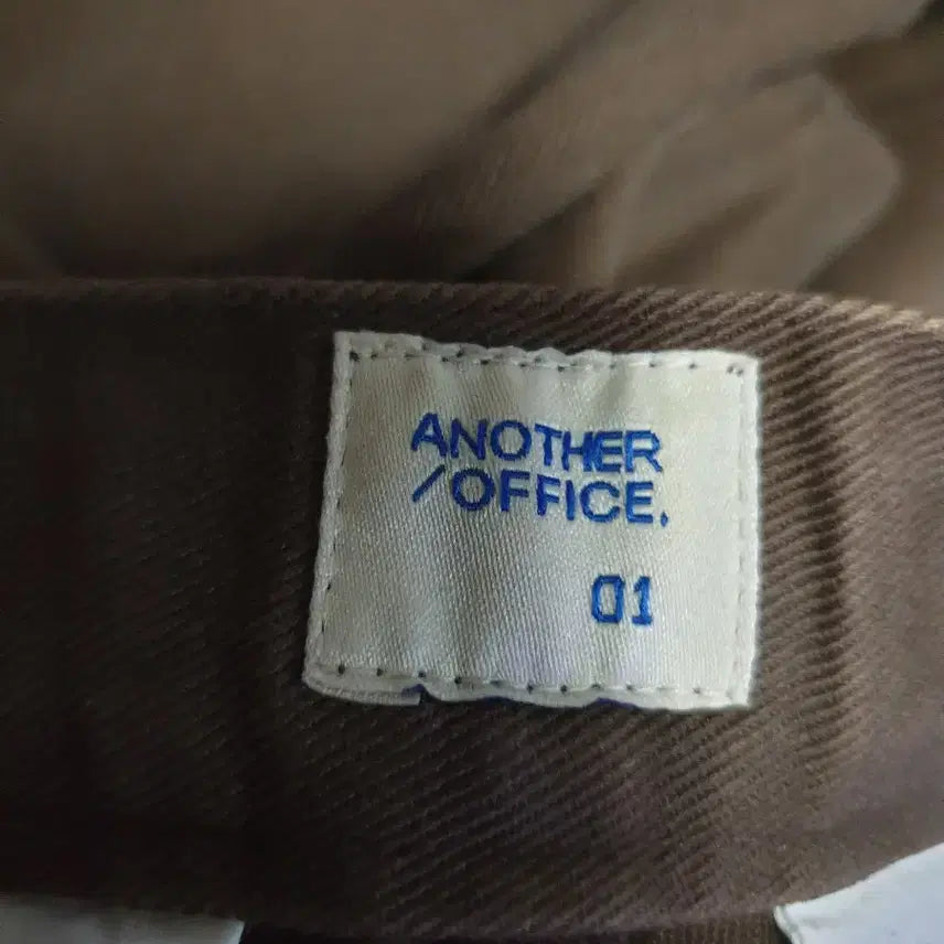 [BUNJANG] Anotheroffice Swallow Lounge Velcro Cotton Pants Brown (30) / 어나더오피스 by스왈로우라운지 벨크로 코튼팬츠 브라운 (30)