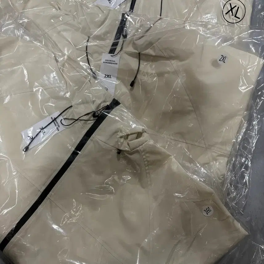 [BUNJANG] 26ss Hooded Windbreaker Jacket Cream XL, 2XL, 3XL / 26ss 후드 바람막이 점퍼 크림 2XL,3XL 사이즈 각각 판매합니다.