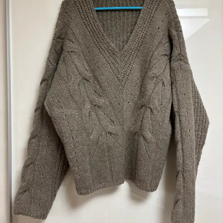 [BUNJANG] YEO RI Oversized Deep V-Neck Semi-Long Knit Sweater / 여리 오버핏 딥 브이넥 세미 롱 니트 루즈핏