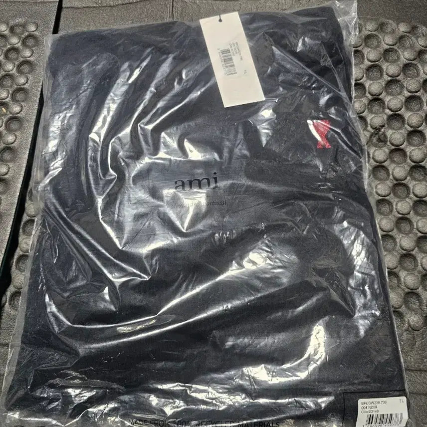 [SOLD OUT] 아미 스몰 하트 블랙 후드티 L