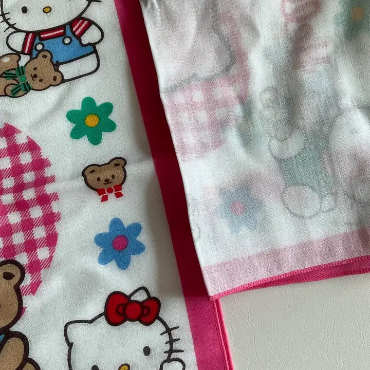 [BUNJANG] Hello Kitty Handkerchief (Pink) / 고전 헬로키티 손수건(분홍)