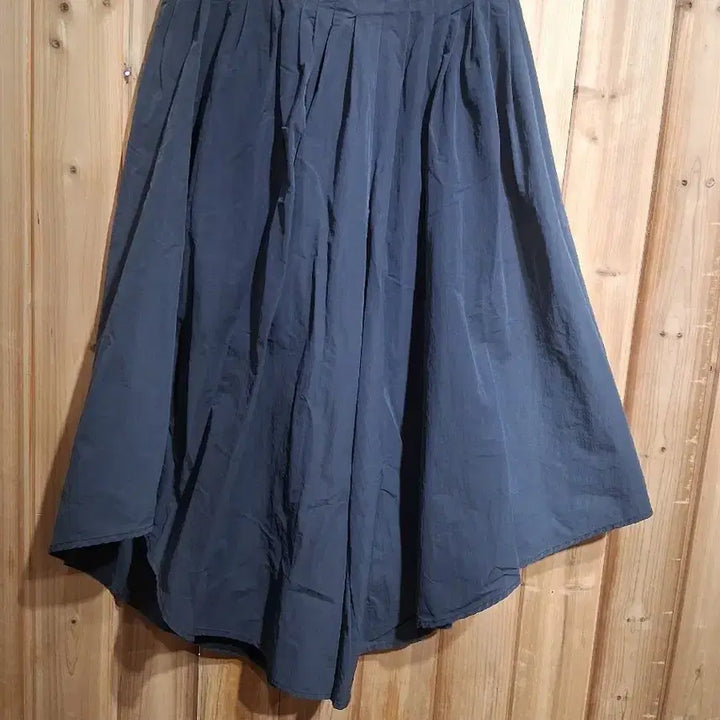 [BUNJANG] Unbalanced Pleated Flare Pants / 언발란스 핀턱 플레어 바지
