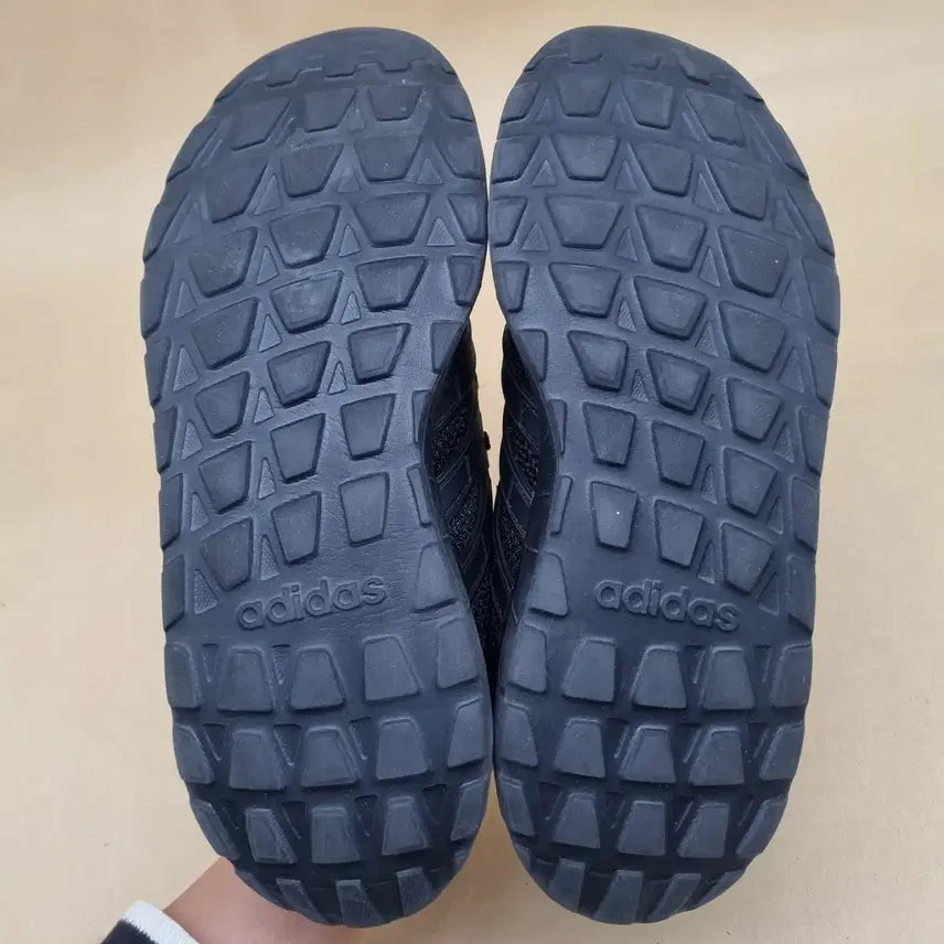 [BUNJANG] Adidas Questarflow Sneakers 245 / 아디다스 퀘스타플로우 운동화 245