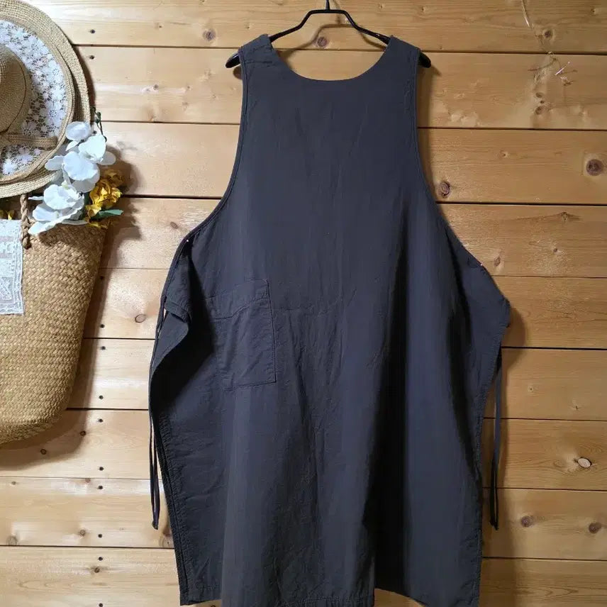 [BUNJANG] Apron Style Dress / 나무잎패치 앞치마겸원핏