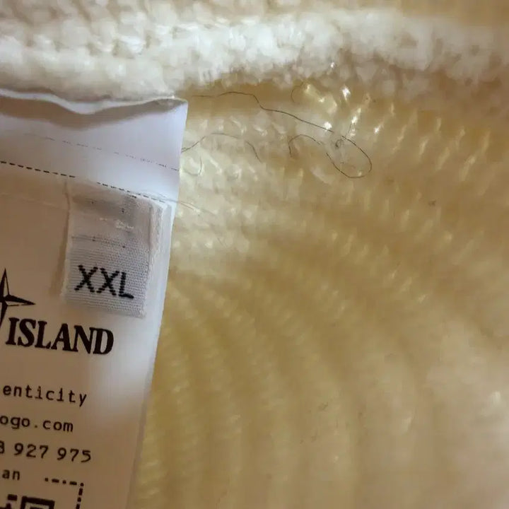 [BUNJANG] Stone Island Half-Zip Hooded Knit Sweater / 스톤아일랜드 와펜패치 반집업 후드 니트 ( 110 )