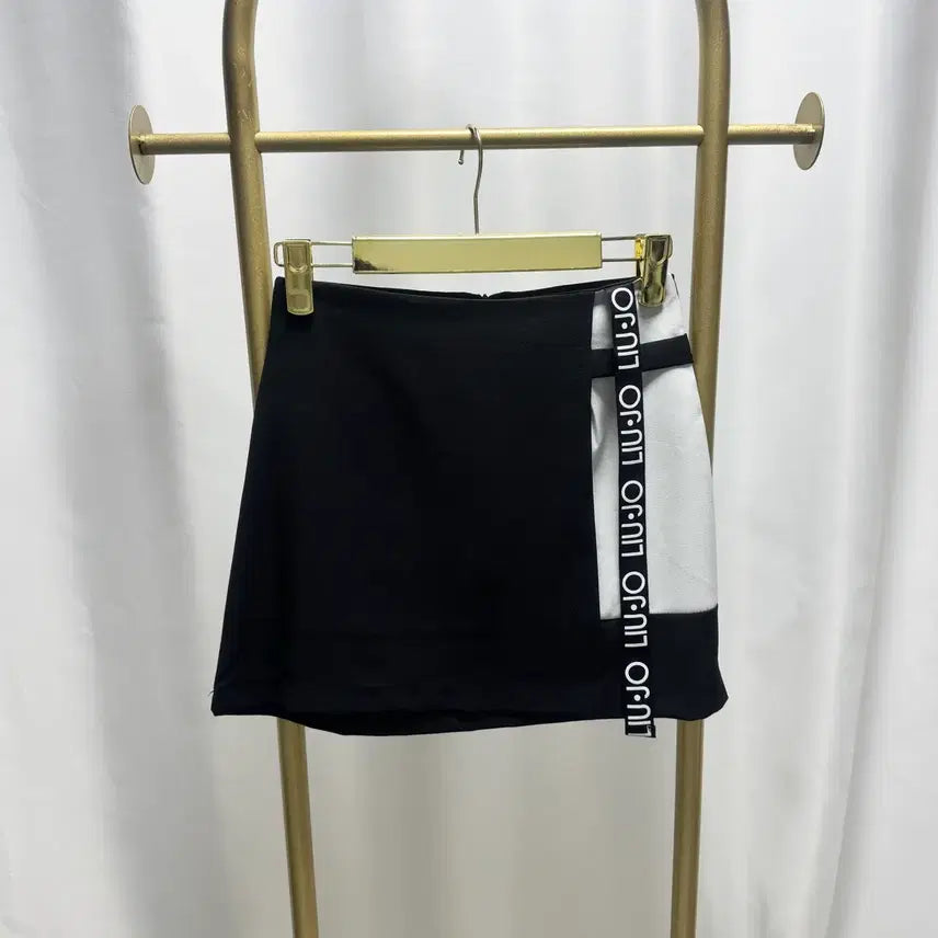 [BUNJANG] Unique Colorblock Skirt / [새상품] 유니크 배색 스커트
