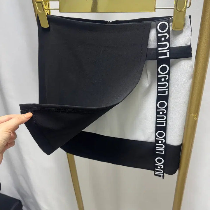 [BUNJANG] Unique Colorblock Skirt / [새상품] 유니크 배색 스커트