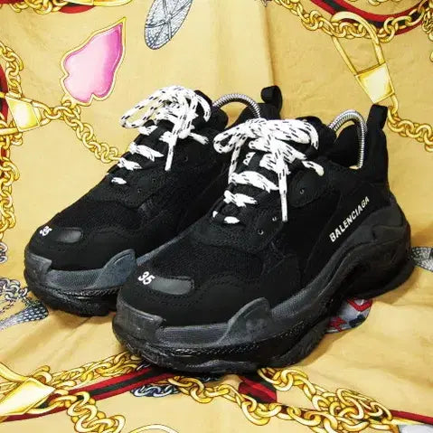 [BUNJANG] Balenciaga Triple S Clear Sole Sneakers / 이태리명품 발렌시아가 트리플S 블랙 클리어솔 230
