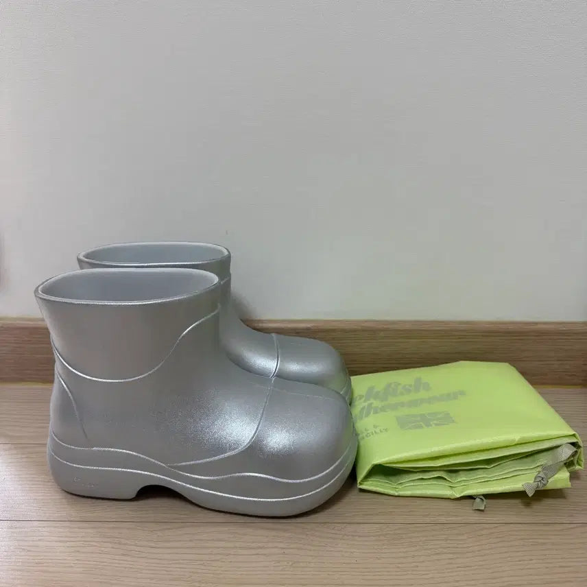 [BUNJANG] Rockfish Weatherwear Hayden Boots (Silver) 230 / 락피시웨더웨어 헤이든 부츠 (실버) 230