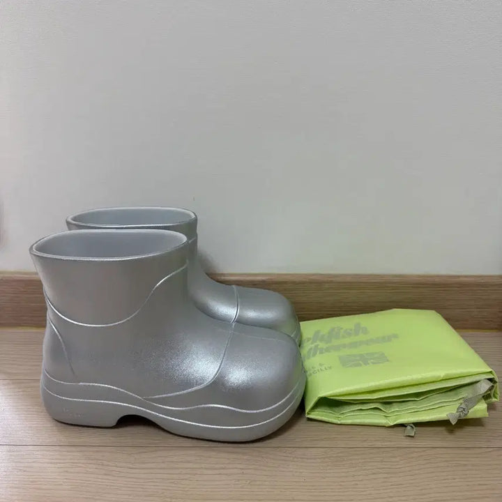 [BUNJANG] Rockfish Weatherwear Hayden Boots (Silver) 230 / 락피시웨더웨어 헤이든 부츠 (실버) 230