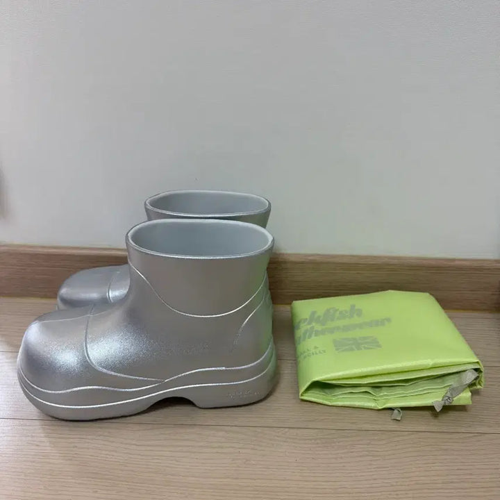 [BUNJANG] Rockfish Weatherwear Hayden Boots (Silver) 230 / 락피시웨더웨어 헤이든 부츠 (실버) 230