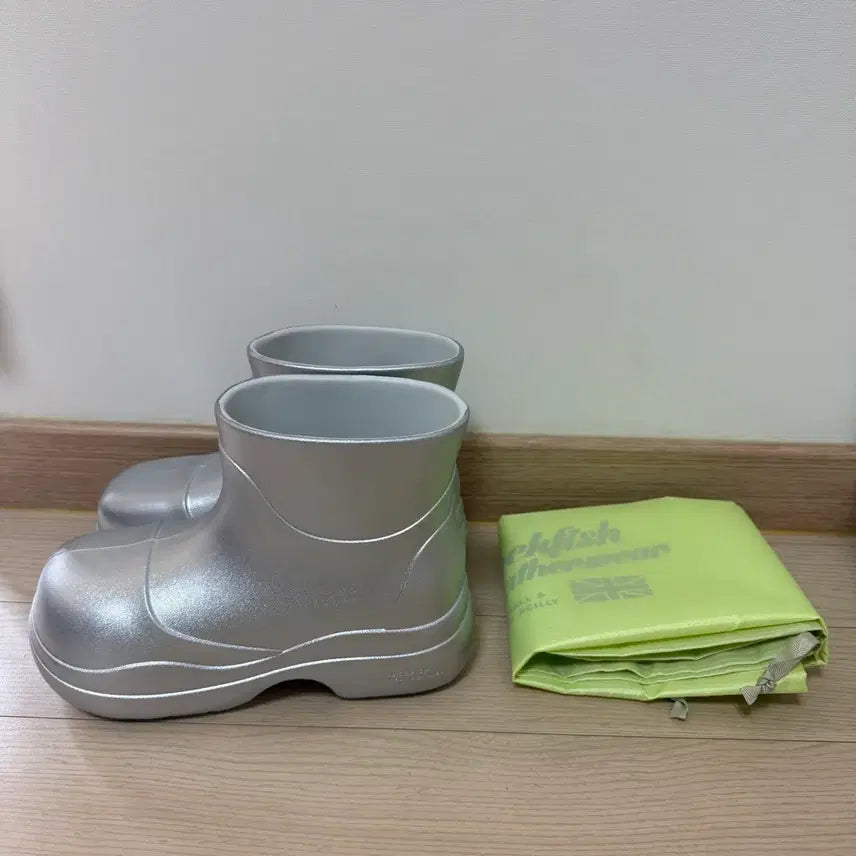 [BUNJANG] Rockfish Weatherwear Hayden Boots (Silver) 230 / 락피시웨더웨어 헤이든 부츠 (실버) 230