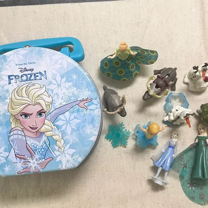 [BUNJANG] Frozen Kinder Joy Figure Bundle Set / 일괄!!사진 모두 봐주세요! 겨울왕국 킨더조이 피규어 세트 틴케이스 포함