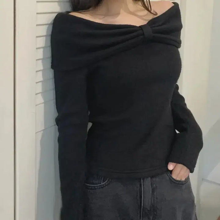 [BUNJANG] Avely Knit Fleece Ribbon Off-Shoulder Top / 에이블리 니트기모 리본 오프숄더