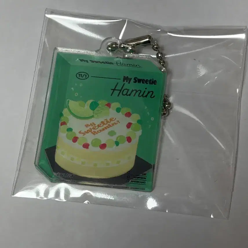 [SOLD OUT] 플레이브 플리랩 생일박스 키링 판매