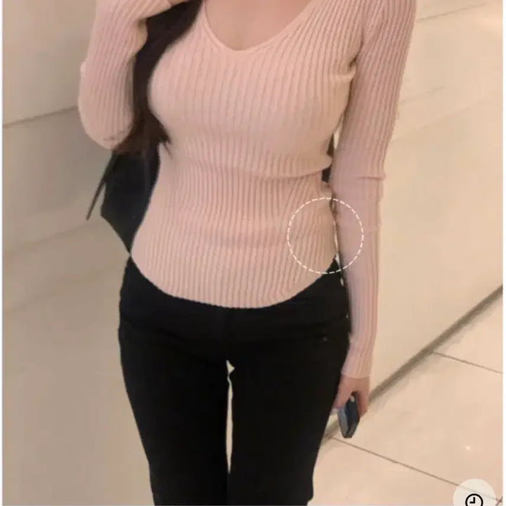 [BUNJANG] On My One Ribbed V-Neck Knit Sweater / 온마이원 골지 브이넥 니트