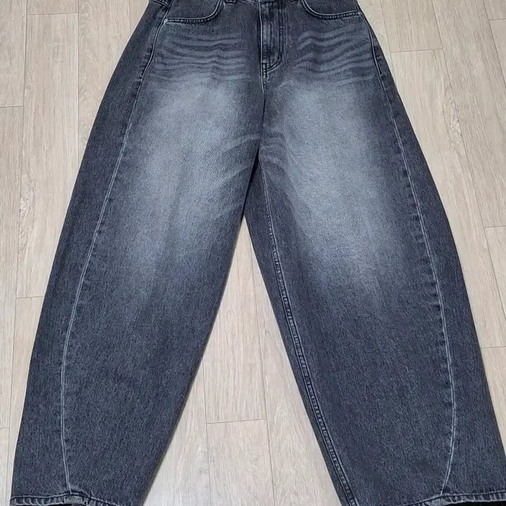[BUNJANG] NOWN Wide Curved Denim Jeans / 노운 와이드 커브드 데님