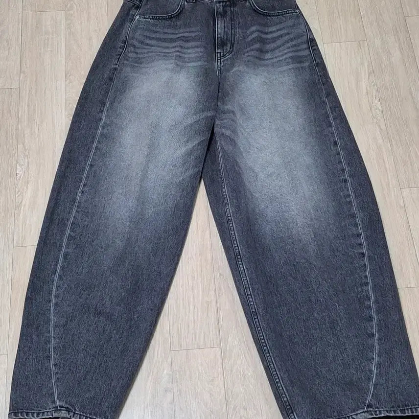 [BUNJANG] NOWN Wide Curved Denim Jeans / 노운 와이드 커브드 데님