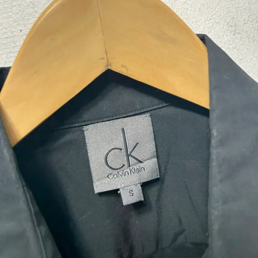 [BUNJANG] Calvin Klein Black Short Sleeve Shirt - Size S / 캘빈클라인 블랙 반팔 셔츠 S