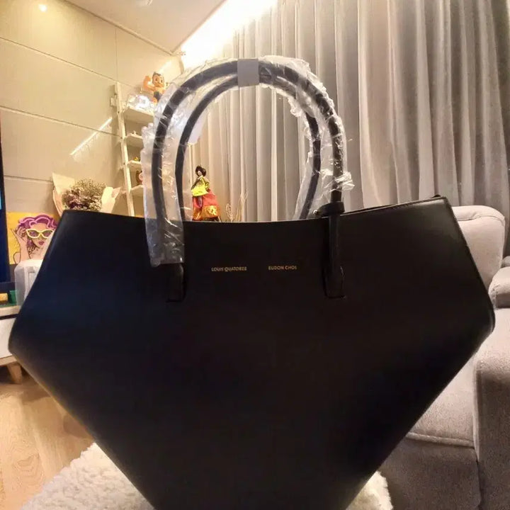 [BUNJANG] Louis Quatorze Renata Signature Leather Tote Bag / 루이까또즈 르나타 시그니쳐 가죽토트백