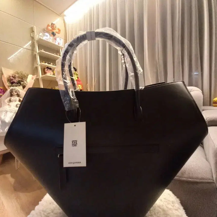 [BUNJANG] Louis Quatorze Renata Signature Leather Tote Bag / 루이까또즈 르나타 시그니쳐 가죽토트백
