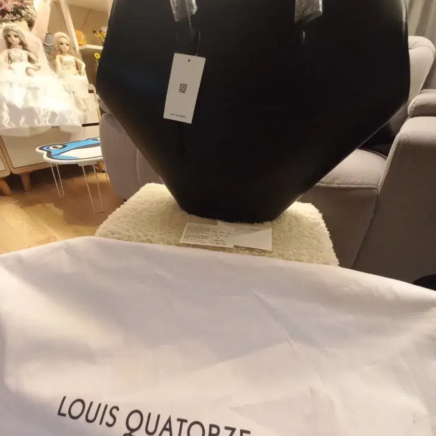 [BUNJANG] Louis Quatorze Renata Signature Leather Tote Bag / 루이까또즈 르나타 시그니쳐 가죽토트백