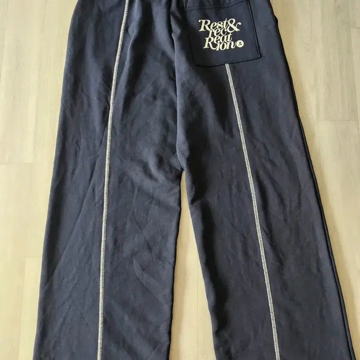 [BUNJANG] Rest &amp; Recreation Sweatpants / (새상품)레스트앤레크레이션 sweatpants