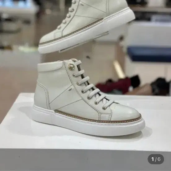 [BUNJANG] SODA High-Top Sneakers / SODA 하이탑 스니커즈