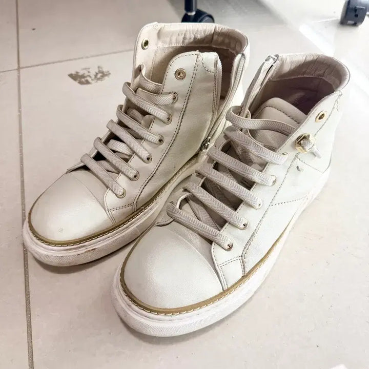 [BUNJANG] SODA High-Top Sneakers / SODA 하이탑 스니커즈