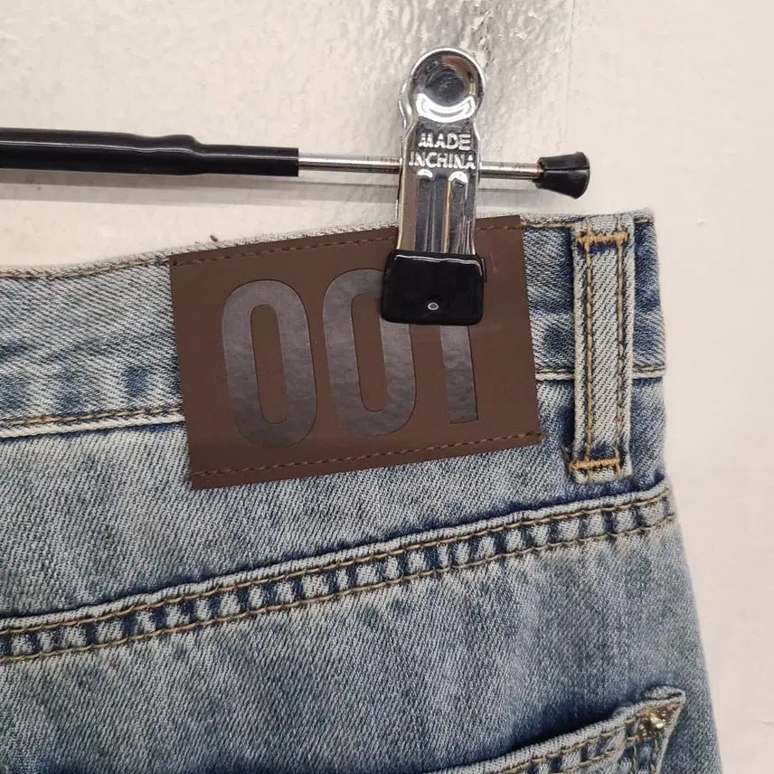 [BUNJANG] OOT 26-inch Washed Denim Jeans / [26 inch] OOT 워싱 데님 팬츠 청바지