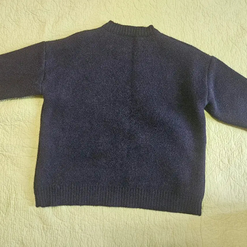 [BUNJANG] Black and White Lettering Knit Sweater / 100) 봄 가을 입기좋은 블랙 화이트 레터팅 니트