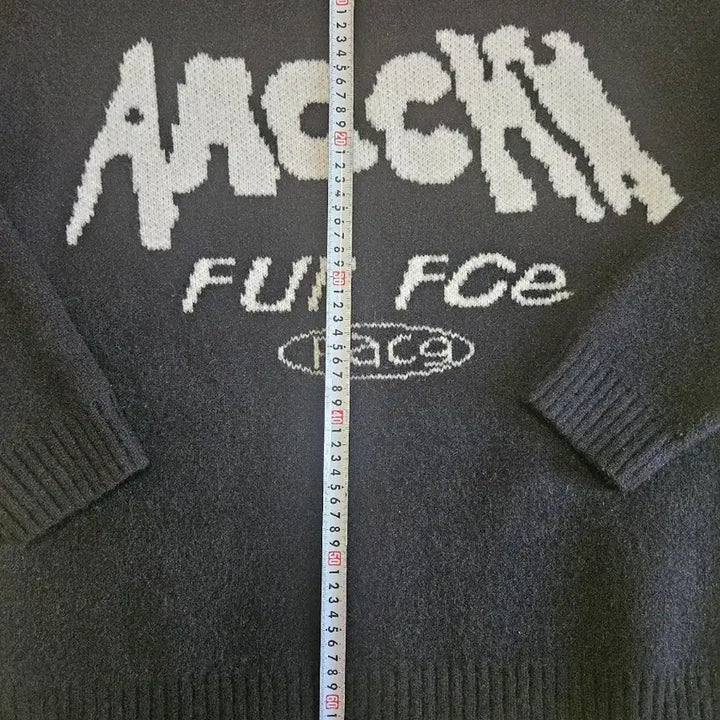 [BUNJANG] Black and White Lettering Knit Sweater / 100) 봄 가을 입기좋은 블랙 화이트 레터팅 니트