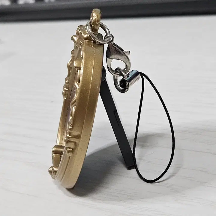 [BUNJANG] Twisted Wonderland Rook Frame Mini Keyring / 트위스테 루크 액자 프레임 미니 키링 가챠