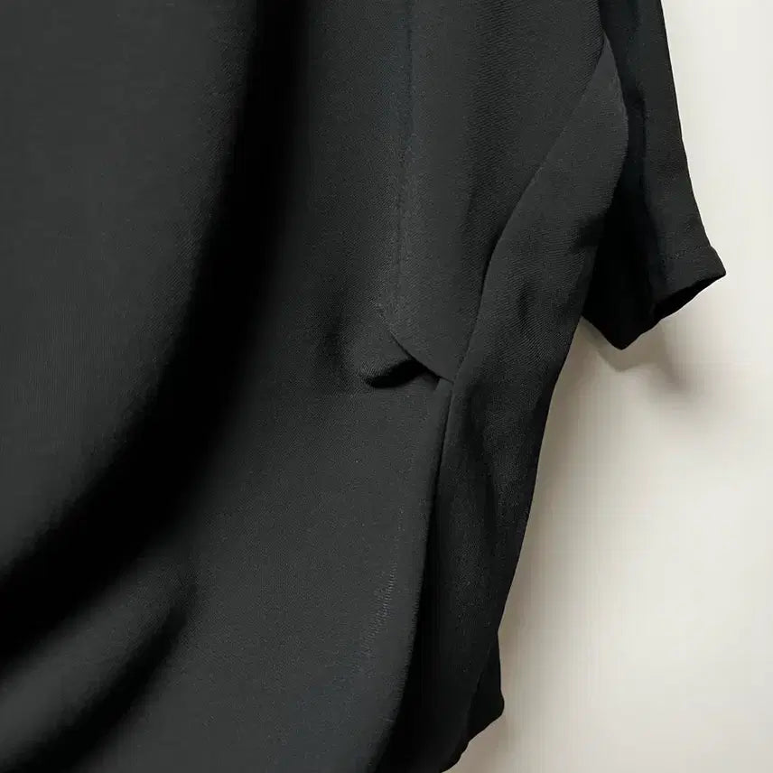 [BUNJANG] Elegant Black Blouse / 우아한 예쁜 블라우스