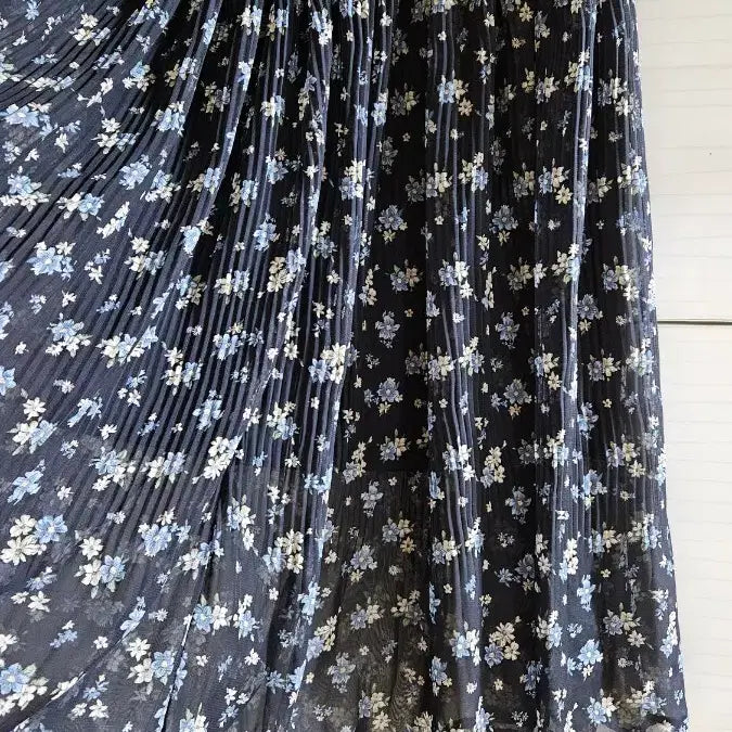 [BUNJANG] Floral Pattern Long Pleated Skirt / 플라워 패턴 롱 플리츠 스커트