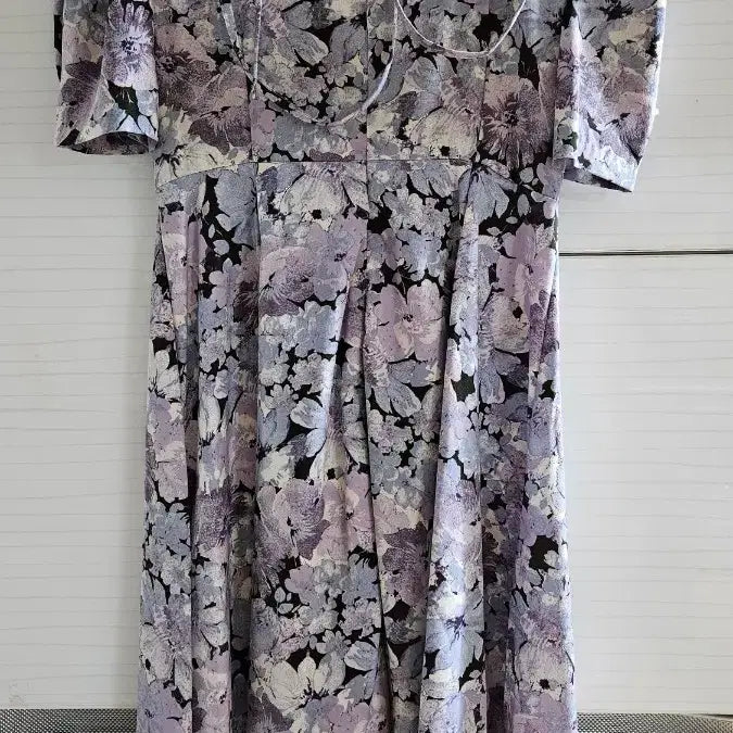 [SOLD OUT] LIVEARY 퍼플 플라워 셔링 미니 원피스