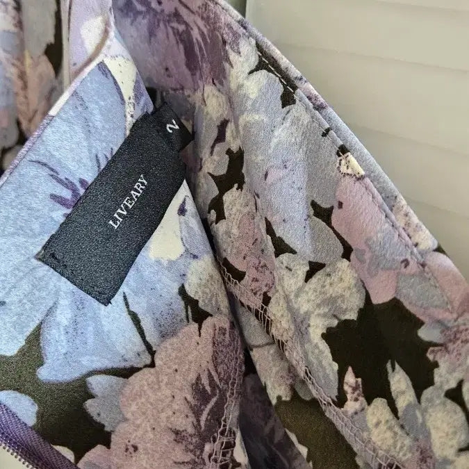 [SOLD OUT] LIVEARY 퍼플 플라워 셔링 미니 원피스