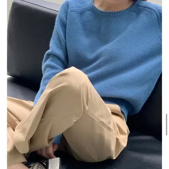 [BUNJANG] Mariround Airin Raglan Knit - Blue (50% Merino Wool) / 메리어라운드 에이린 래글런 니트 - 블루(메리노울50%)