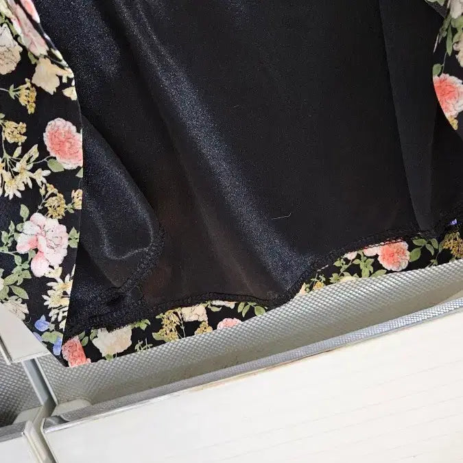 [SOLD OUT] 어라운드랜드 플라워 패턴 퍼프 원피스