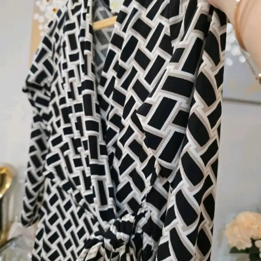 [BUNJANG] Patterned Long Wrap Dress / 패턴 롱 랩 원피스55.66