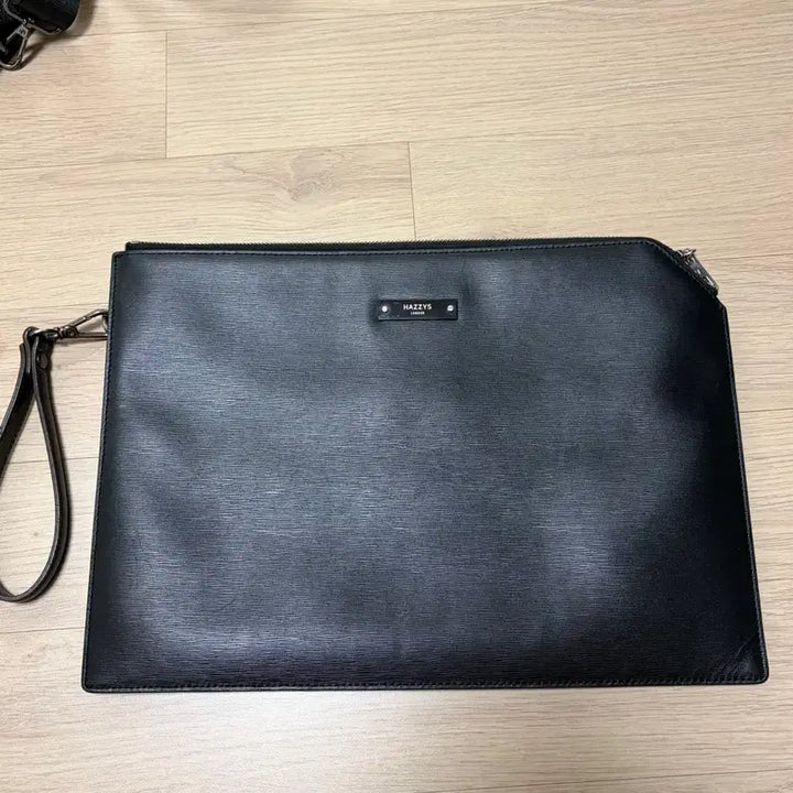 [BUNJANG] Hazzys Clutch Bag / 헤지스 클러치백 팝니다
