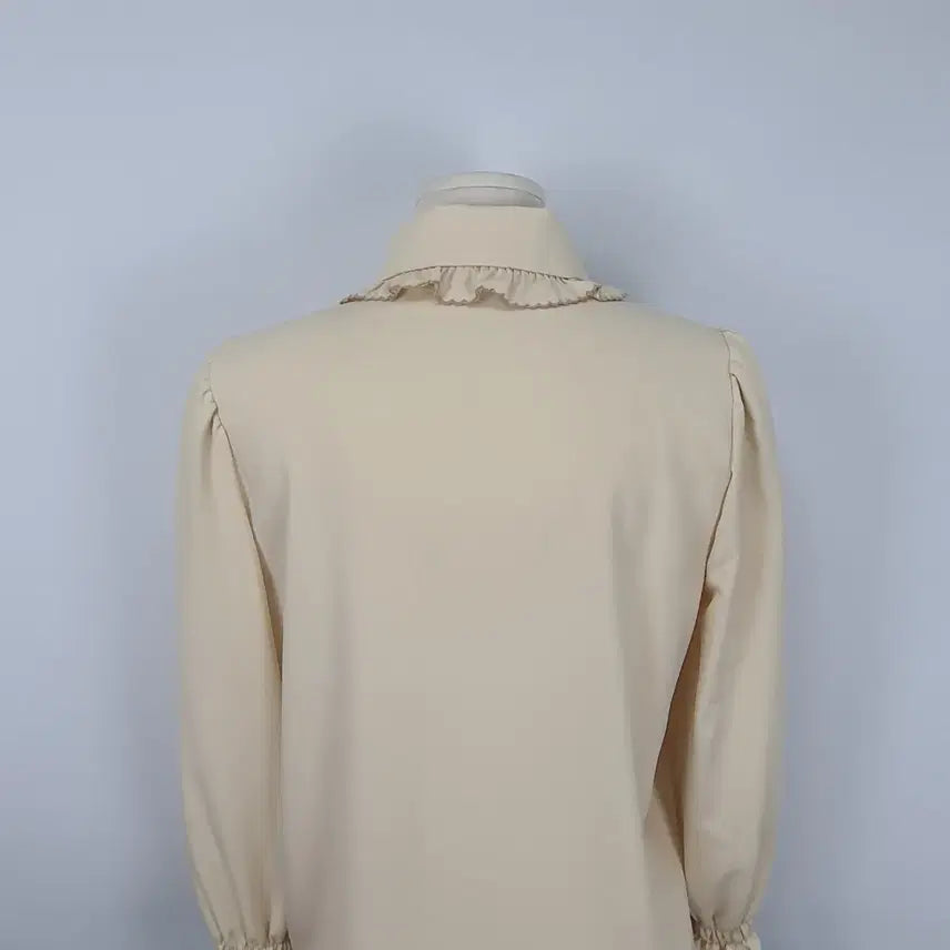 [BUNJANG] Ivory Frill Blouse - Women&