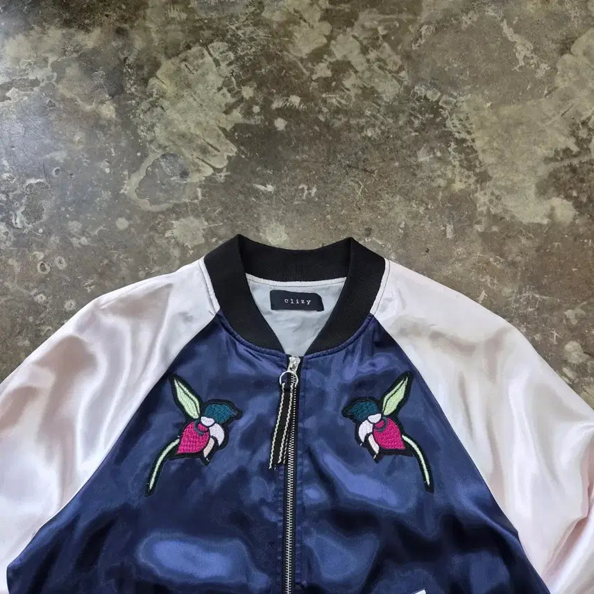 [BUNJANG] Muzak Clizy Embroidered Satin Jacket / F) 무자크 클리지 자수 새틴자켓 점퍼 샤틴 자켓 스타디움자켓