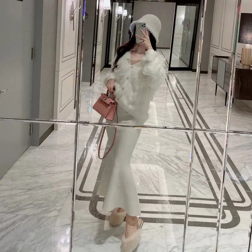 [BUNJANG] Mielle Minky Pearl Button V-neck Cardigan / [미엘르] 밍키 퍼 진주 단추 브이넥 가디건