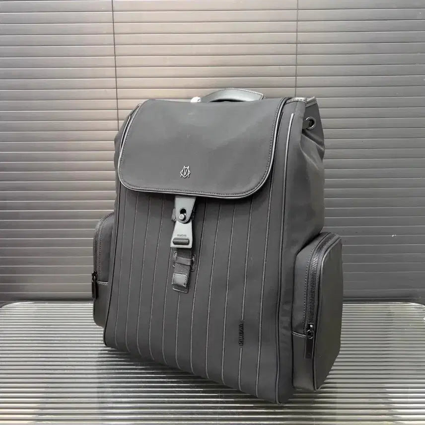 [BUNJANG] Rimowa Never Still Canvas Flap Backpack / 리모와 네버 스틸 캐주얼 스포츠 캔버스 플랩 백팩/숄더백, 대형, 하이킹