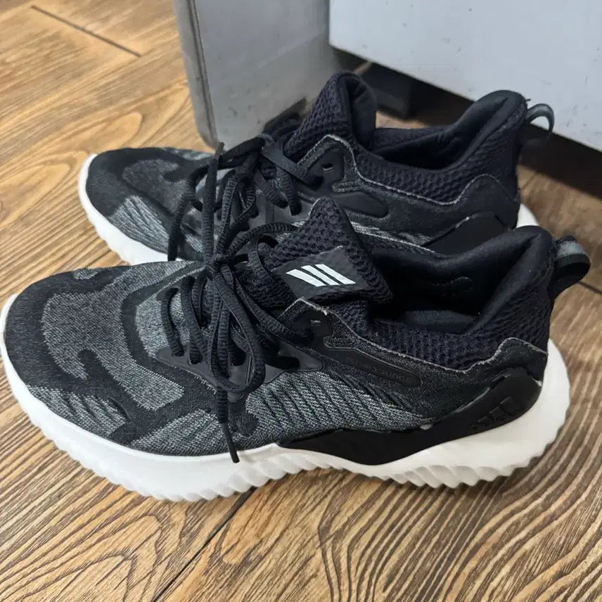 [BUNJANG] Adidas Alpha Bounce 245 Core Black Continental Sneakers / 아디다스 알파 바운스 245 코어 블랙 컨티넨탈