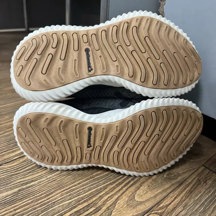 [BUNJANG] Adidas Alpha Bounce 245 Core Black Continental Sneakers / 아디다스 알파 바운스 245 코어 블랙 컨티넨탈