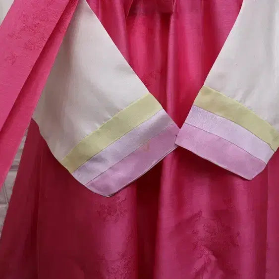 [BUNJANG] Embroidered Silk Hanbok (Size 66-77) / aa485 여성한복 자수본견한복/여성66-77/키155-160/사놀까