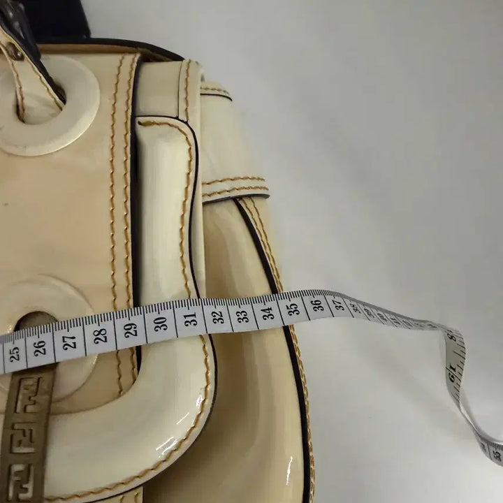 [BUNJANG] Fendi FF Buckle Ivory Shoulder Bag / 정품) 펜디 FF 버클 아이보리 숄더백 토트백